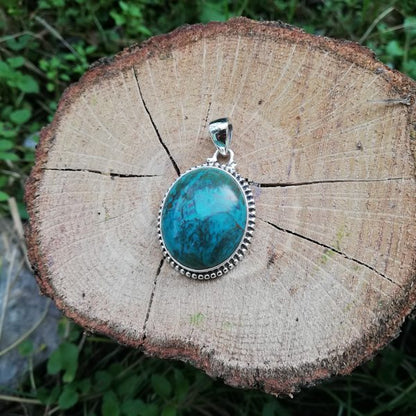 Ciondolo NIVEDITA con pietra howlite in argento 925 Ciondolo artigianale – immagine1