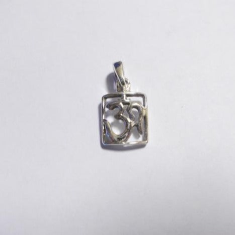 CIONDOLO OM in argento 925