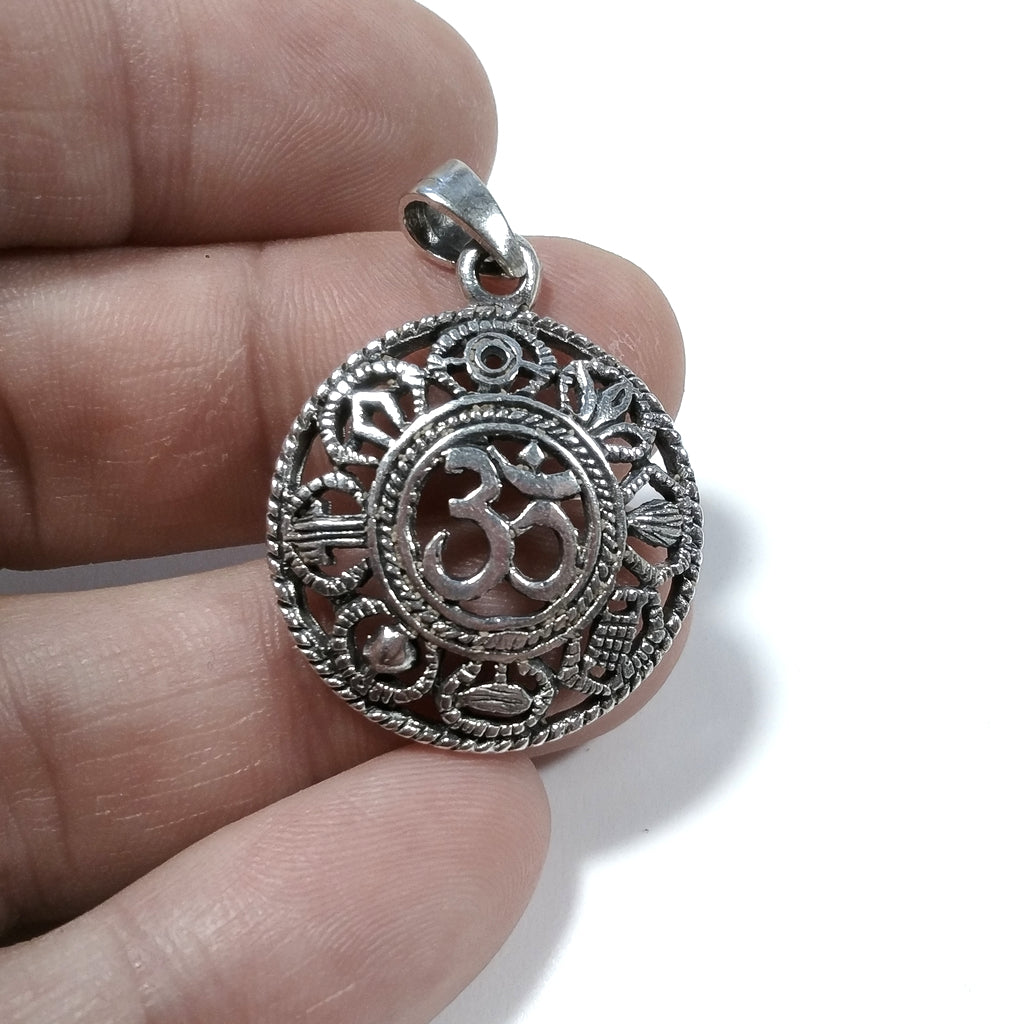 Ciondolo etnico in argento 925 con OM - KATHERA