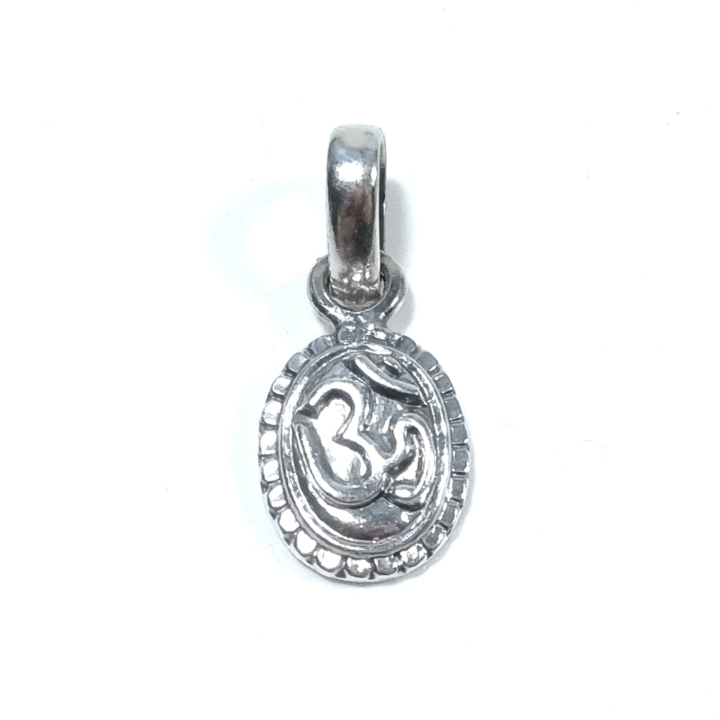 Ciondolo ETNICO in argento 925 con OM - AUM Mantra | GIOIELLI IN ARGENTO