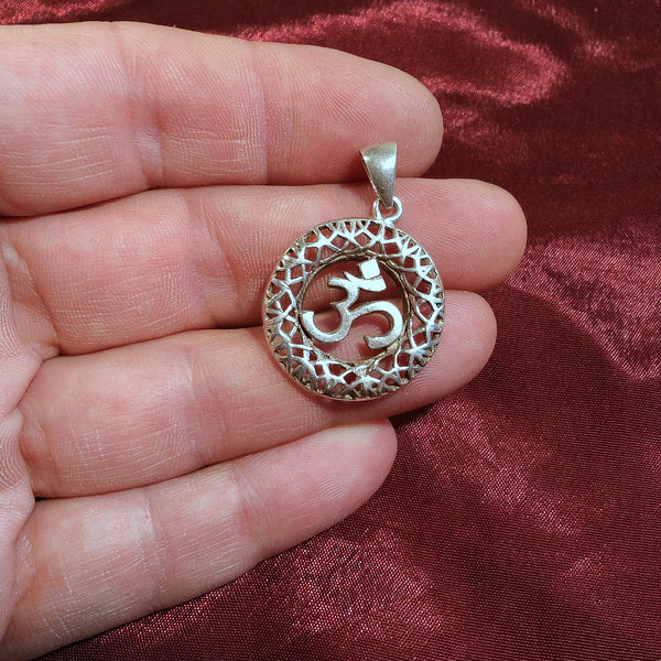 CIONDOLO OM in argento 925 filigrana | AUM MANTRA ciondolo