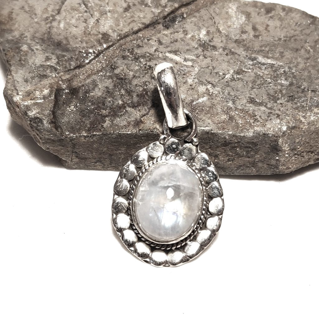 CIONDOLO pietra di luna - argento 925 ovale