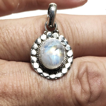 CIONDOLO pietra di luna - argento 925 ovale