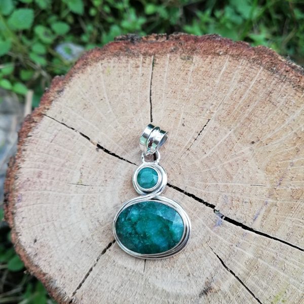 Ciondolo SHOBHA con Radice di smeraldo in argento 925 Ciondolo artigianale – immagine3