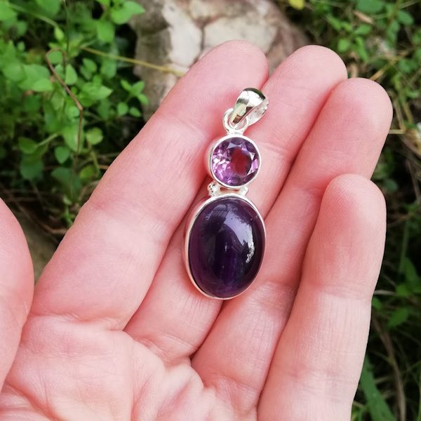 Ciondolo SHRUTI con pietra PIETRA DI LUNA in argento 925 Ciondolo artigianale