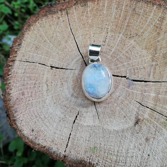 Ciondolo TANUJA con pietra PIERA DI LUNA in argento 925 Ciondolo artigianale