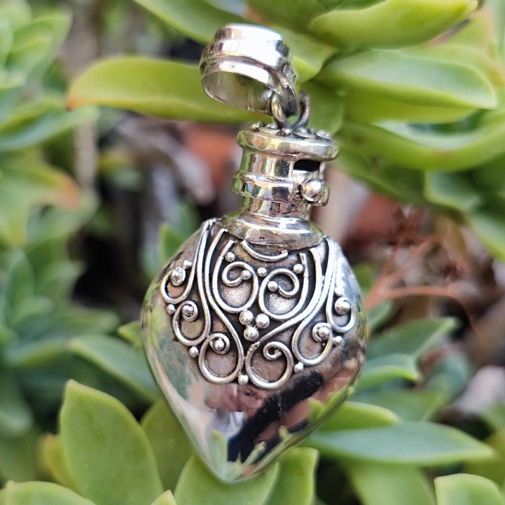 Ciondolo porta profumo in argento - ASIA