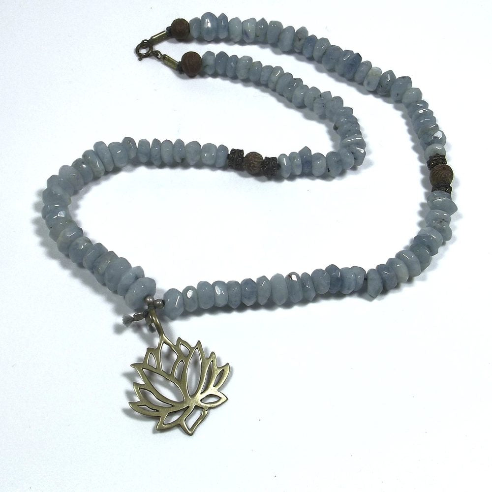 GIOIELLI etnici | COLLANA con acquamarina taglio rosetta e ottone
