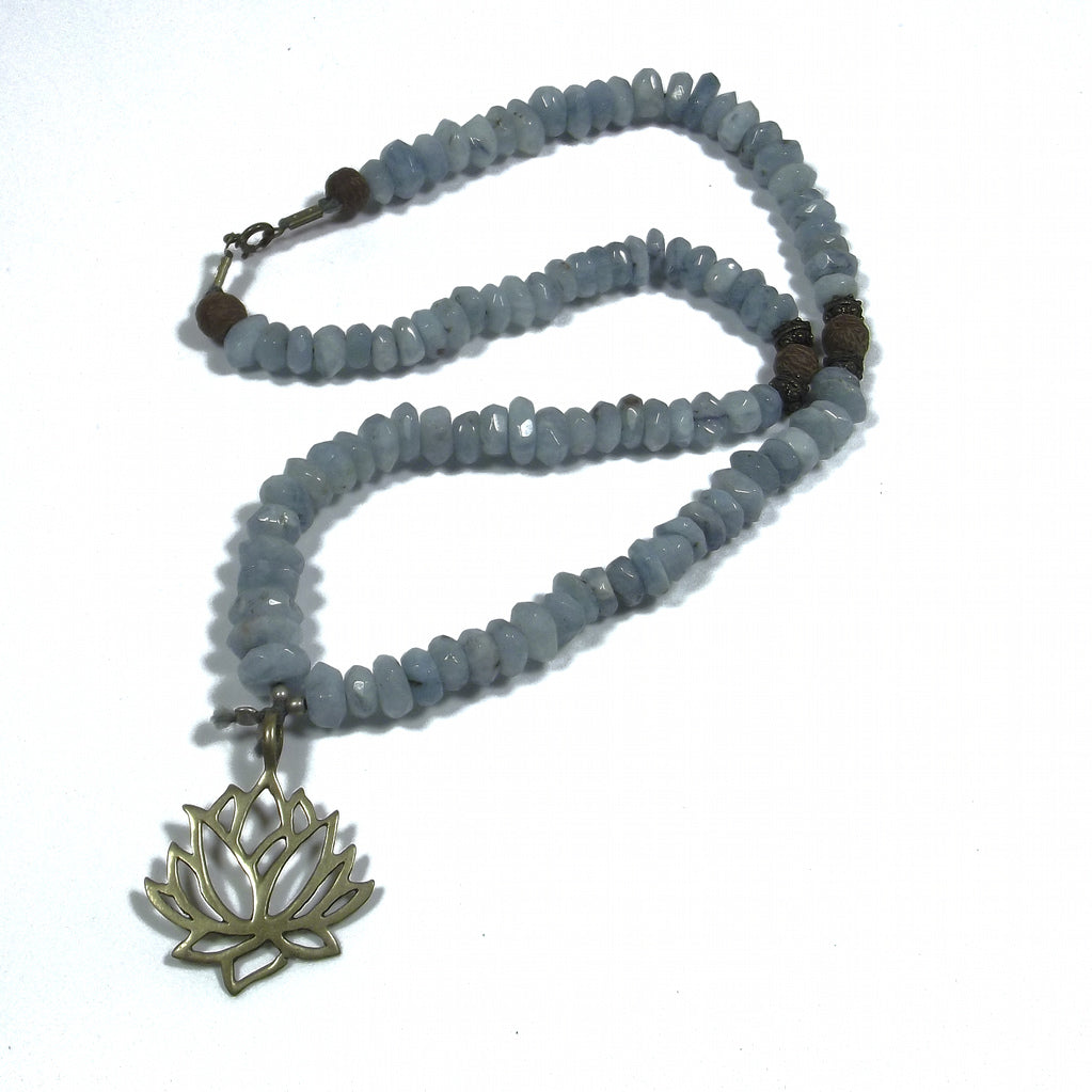 GIOIELLI etnici | COLLANA con acquamarina taglio rosetta e ottone