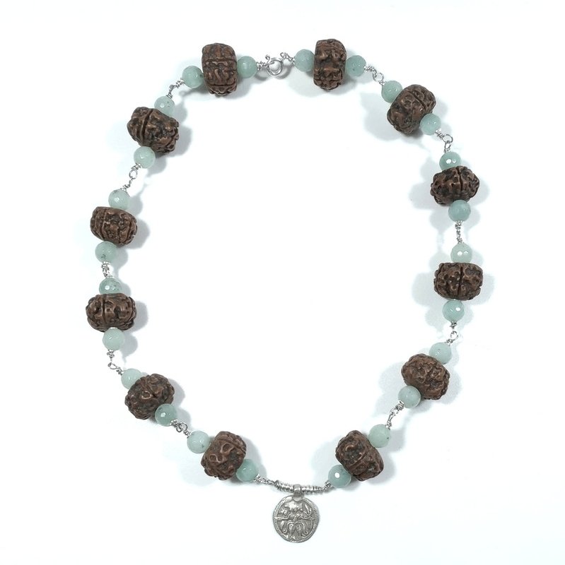Collana etnica artigianale in argento 925 Giada Rudraksha JAPAMALA – giada