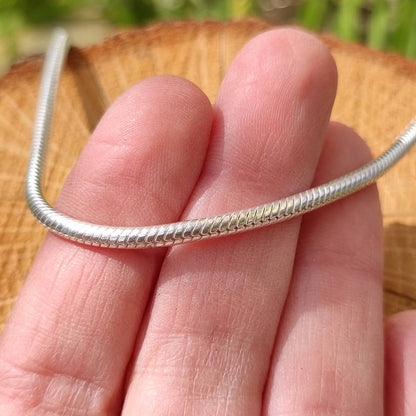 Dettaglio collana snake uomo o donna