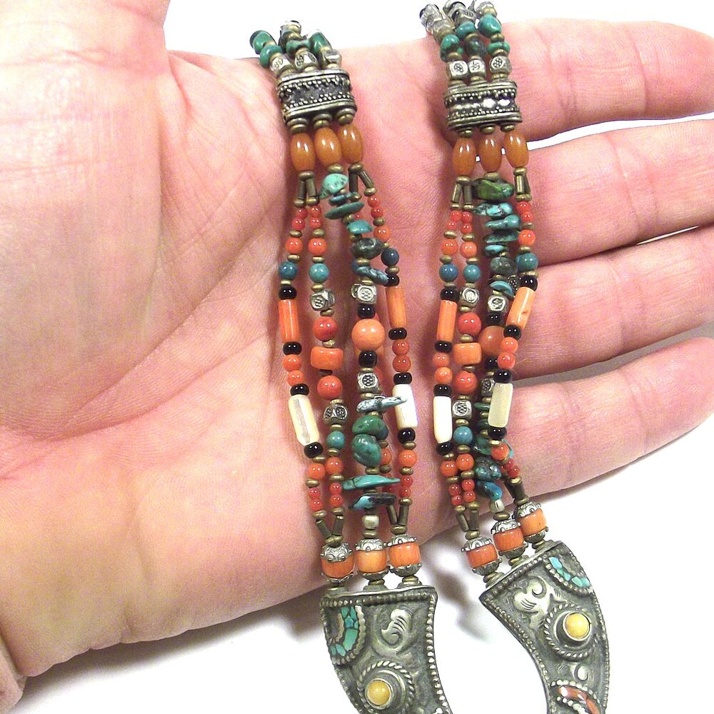 COLLANA ETNICA tibetana con turchese grezzo e corallo
