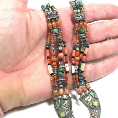 COLLANA ETNICA tibetana con turchese grezzo e corallo