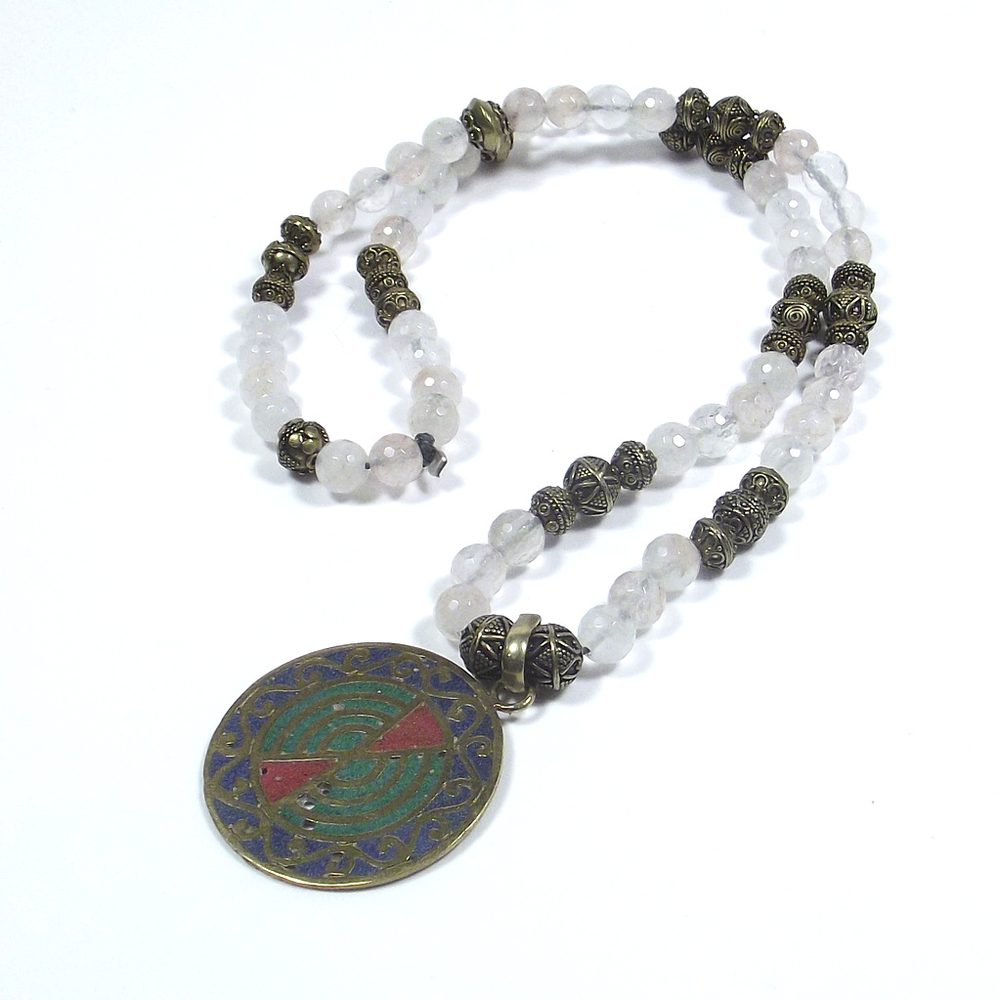 GIOIELLI etnici | COLLANA con cristallo di rocca sfaccettato e ottone
