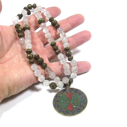 GIOIELLI etnici | COLLANA con cristallo di rocca sfaccettato e ottone