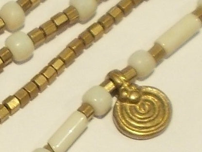 Collana in ottone Naga – immagine4