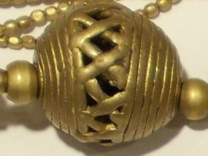 Collana in ottone Naga – immagine5
