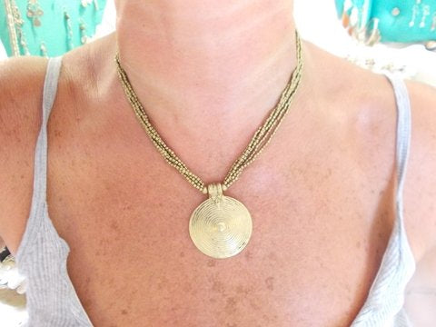 Collana in ottone Naga