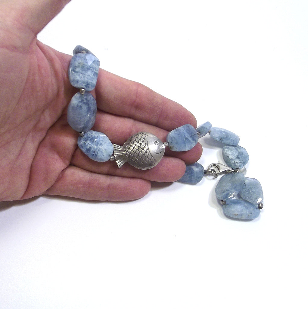 COLLANA ETNICA con pesce d'argento e ACQUAMARINA