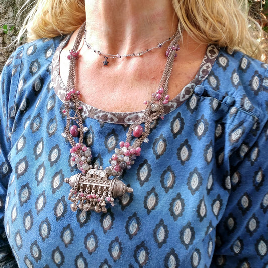 Collana ETNICA argento antico e RUBINO, PIETRA di LUNA | Gioielli etnici INDIA – immagine2
