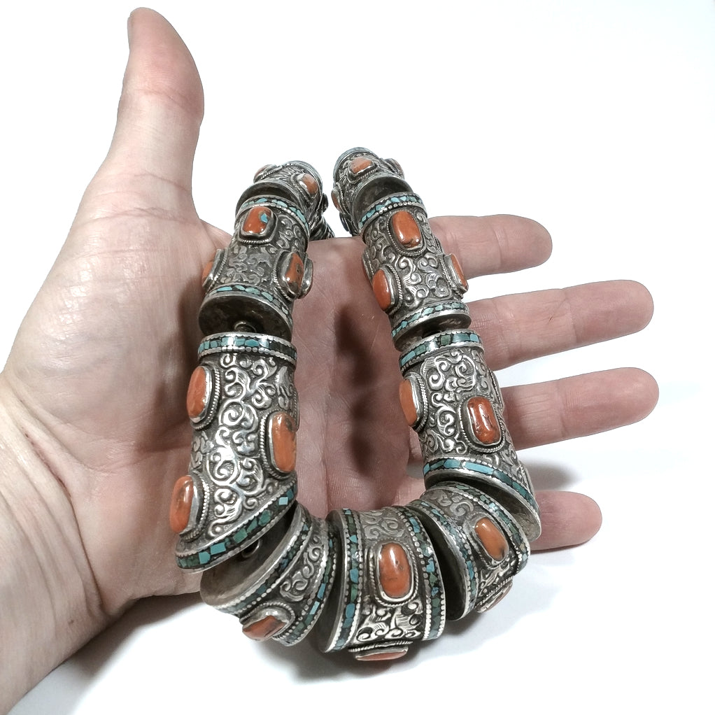 Collana TIBETANA in argento antico con corallo rosso – immagine7