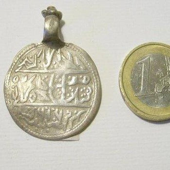 Ciondolo etnico moneta argento