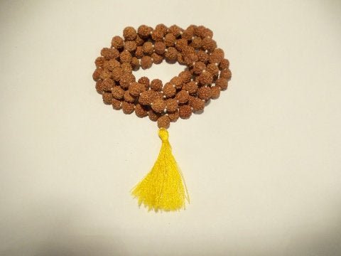 Japa Mala - 5 mukhi Rudraksha 108 giallo