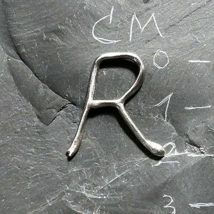 CIONDOLO PERSONALIZZATO in argento 925 con lettera - R