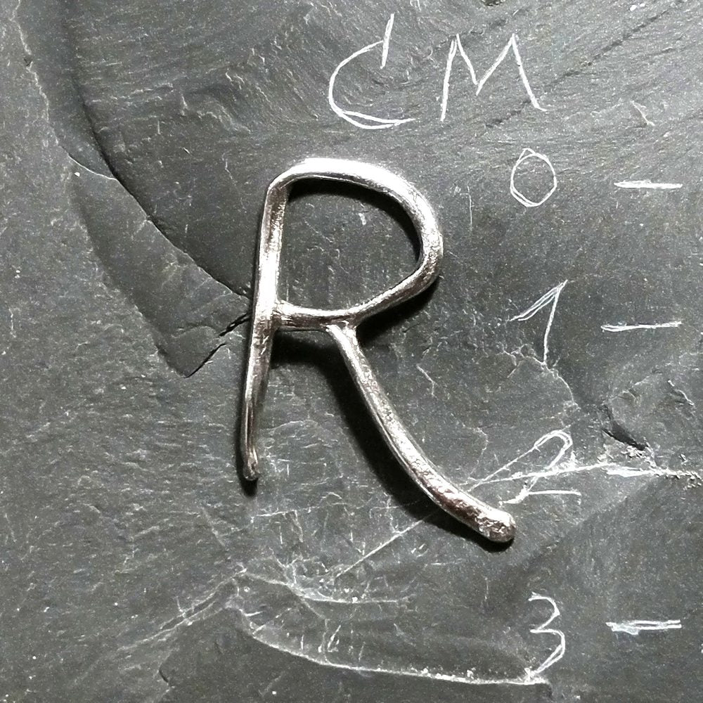 CIONDOLO PERSONALIZZATO in argento 925 con lettera - R