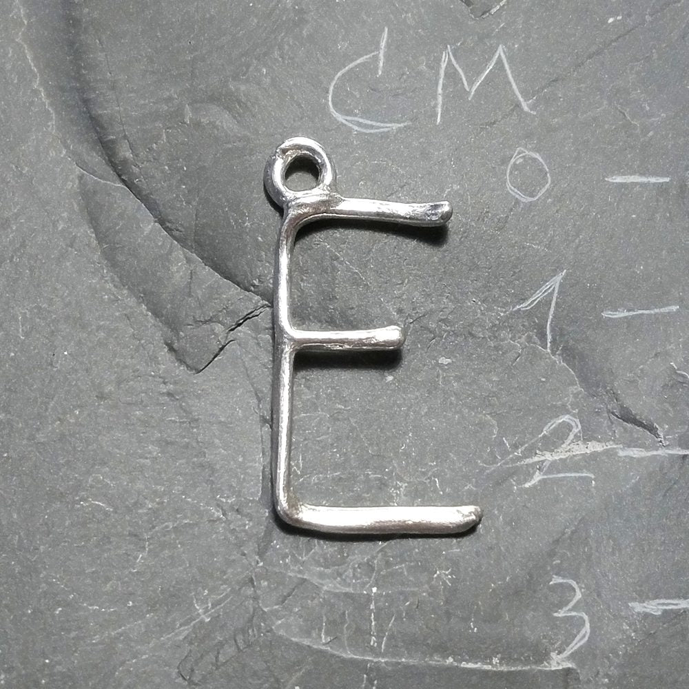 CIONDOLO PERSONALIZZATO in argento 925 con lettera - E