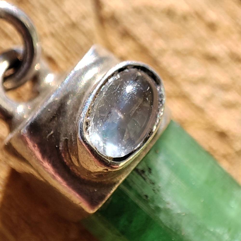 Mono orecchino in argento 925 con Tormalina verde - Pezzo unico