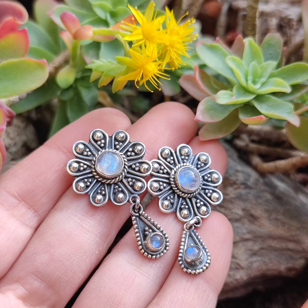 ORECCHINI JAGATVEER in argento 925 con pietra