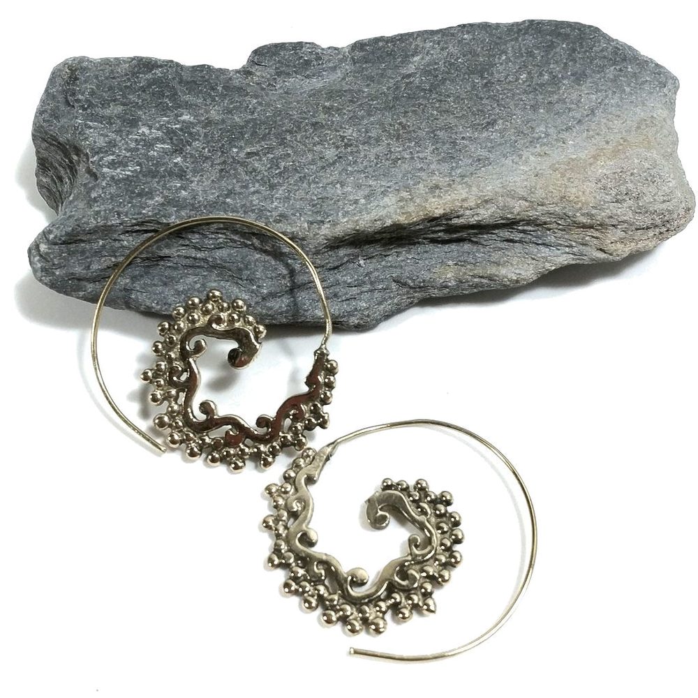 Orecchini etnici a spirale in ottone - AMOCH