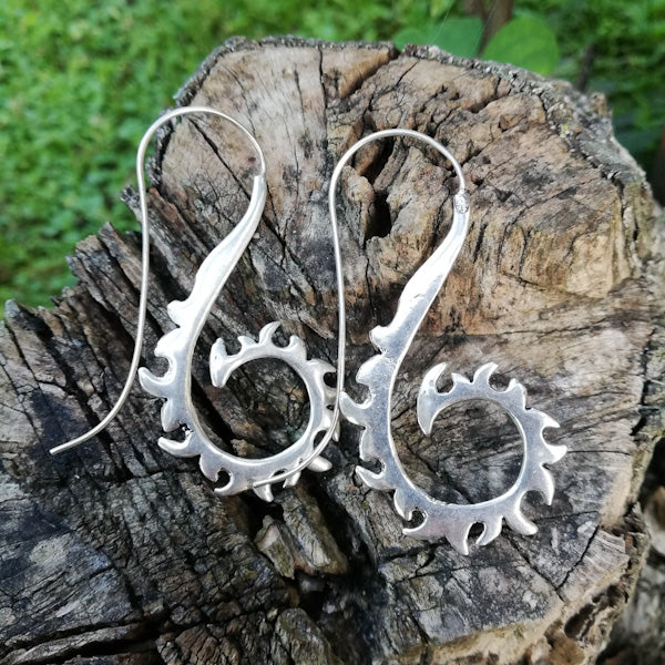 ORECCHINI etnici KEERTHI in ottone con pietra | ORECCHINI etnici in ottone | ilmondodiwit.com