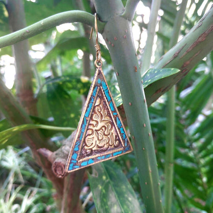 Orecchino ETNICO in ottone a triangolo - turchese