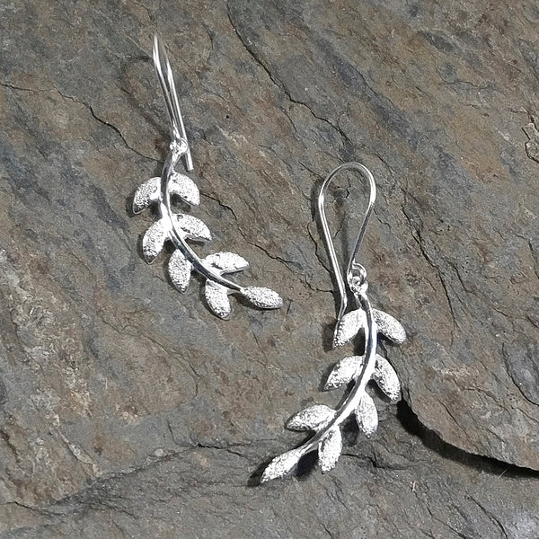 ORECCHINI LADY PINK a forma di foglio da lobo argento | Orecchini artigianali