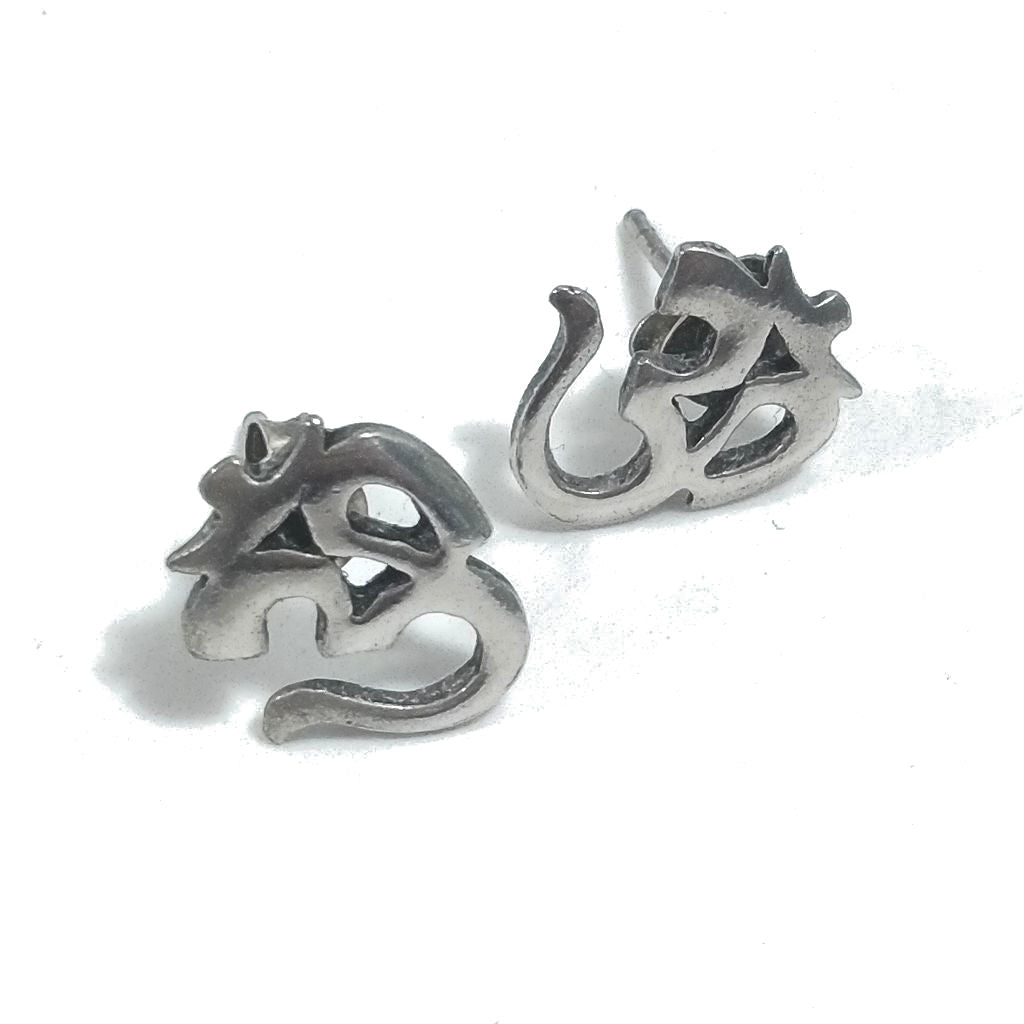 Orecchini ETNICI in argento 925 con OM - AUM Mantra | GIOIELLI IN ARGENTO