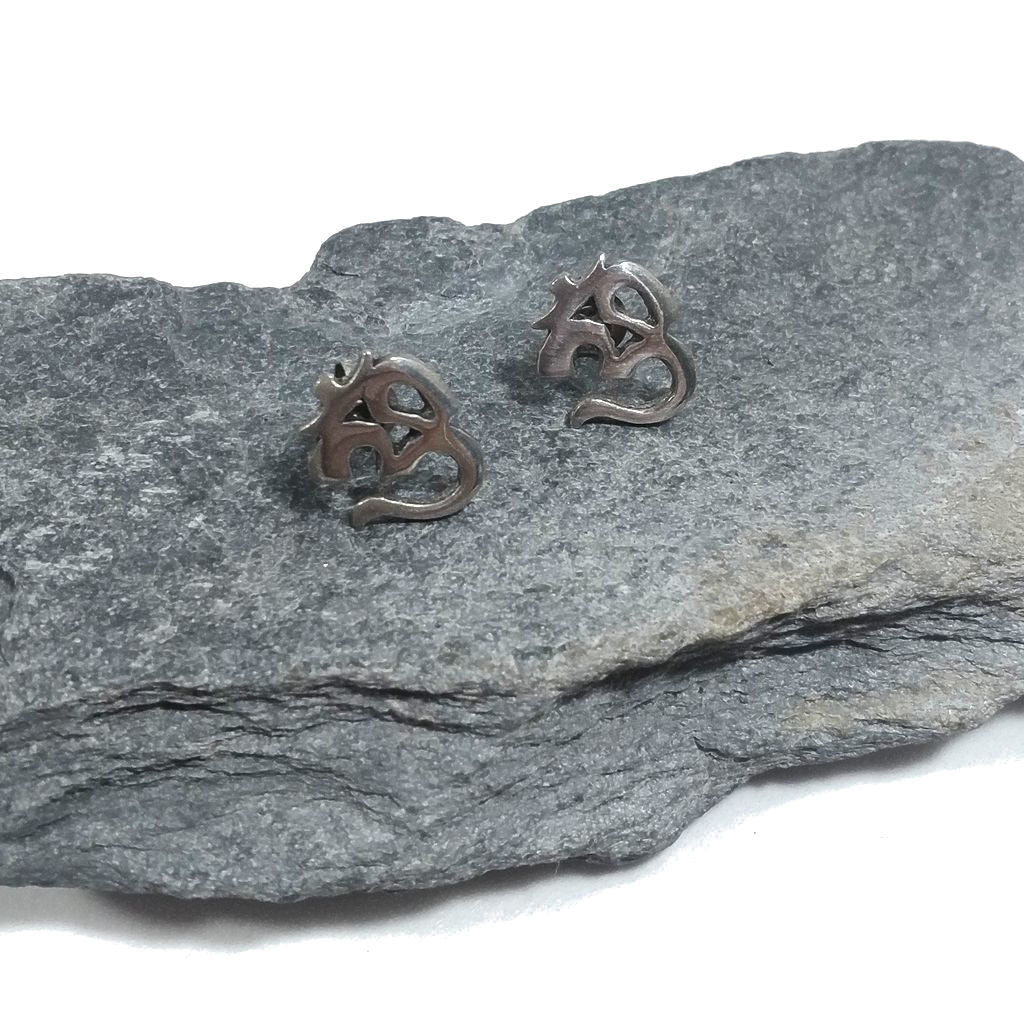 Orecchini ETNICI in argento 925 con OM - AUM Mantra | GIOIELLI IN ARGENTO