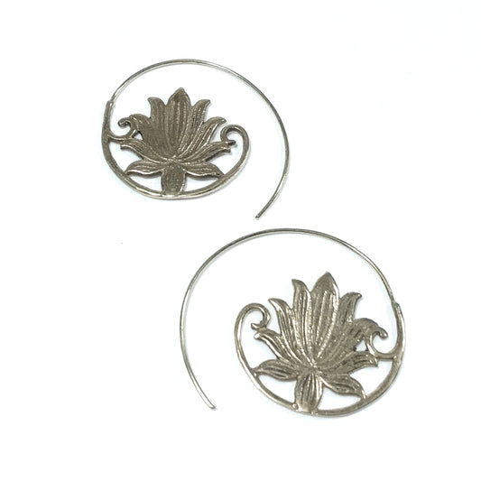 ORECCHINI Ottone antichato ORECCHINI | Fiore di Loto – immagine1