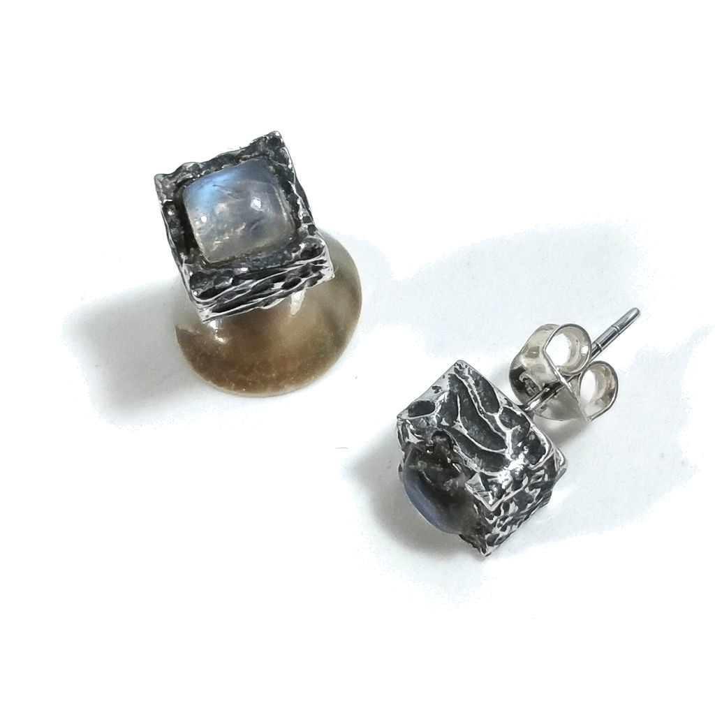 Orecchini da LOBO | Orecchini argento 925 - Pietra di luna | Gioielli argento piercing