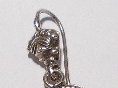 Orecchini etnici in argento antico - HETAUDA – immagine5