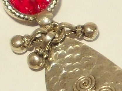 Orecchini etnico in argento antico - ROSSO – immagine4