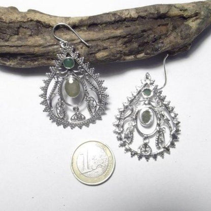 Orecchini etnici in argento 925 filigrana con smeraldo - UTTARKASHI – immagine2