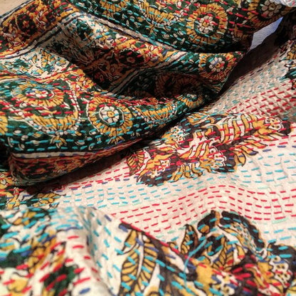 Sciarpa KANTHA con tessuti vintage misto seta ricamo a mano - dettaglio lavorazione