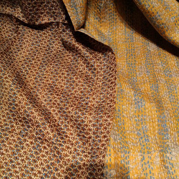 Sciarpa KANTHA con tessuti vintage misto seta ricamo a mano fiori dorati – dettaglio