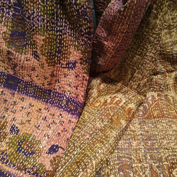 Sciarpa KANTHA con tessuti vintage misto seta ricamo a mano verde - rosa antico – immagine2
