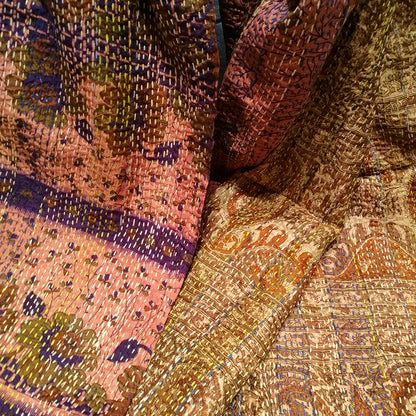 Sciarpa KANTHA con tessuti vintage misto seta ricamo a mano verde - rosa antico – immagine2