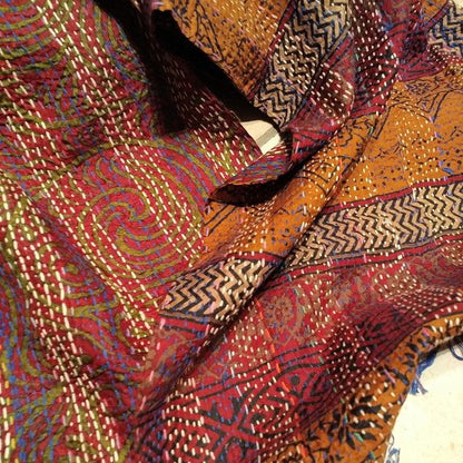 Sciarpa KANTHA con tessuti vintage misto seta ricamo a mano bronzo - bordeaux – immagine 5