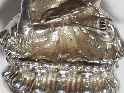Statua Buddha in argento – immagine2
